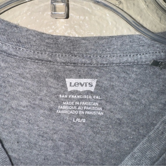 Levi’s Gray Tee Shirt Size Large Classic Short Sleeve Casual Top - Picture 2 of 9